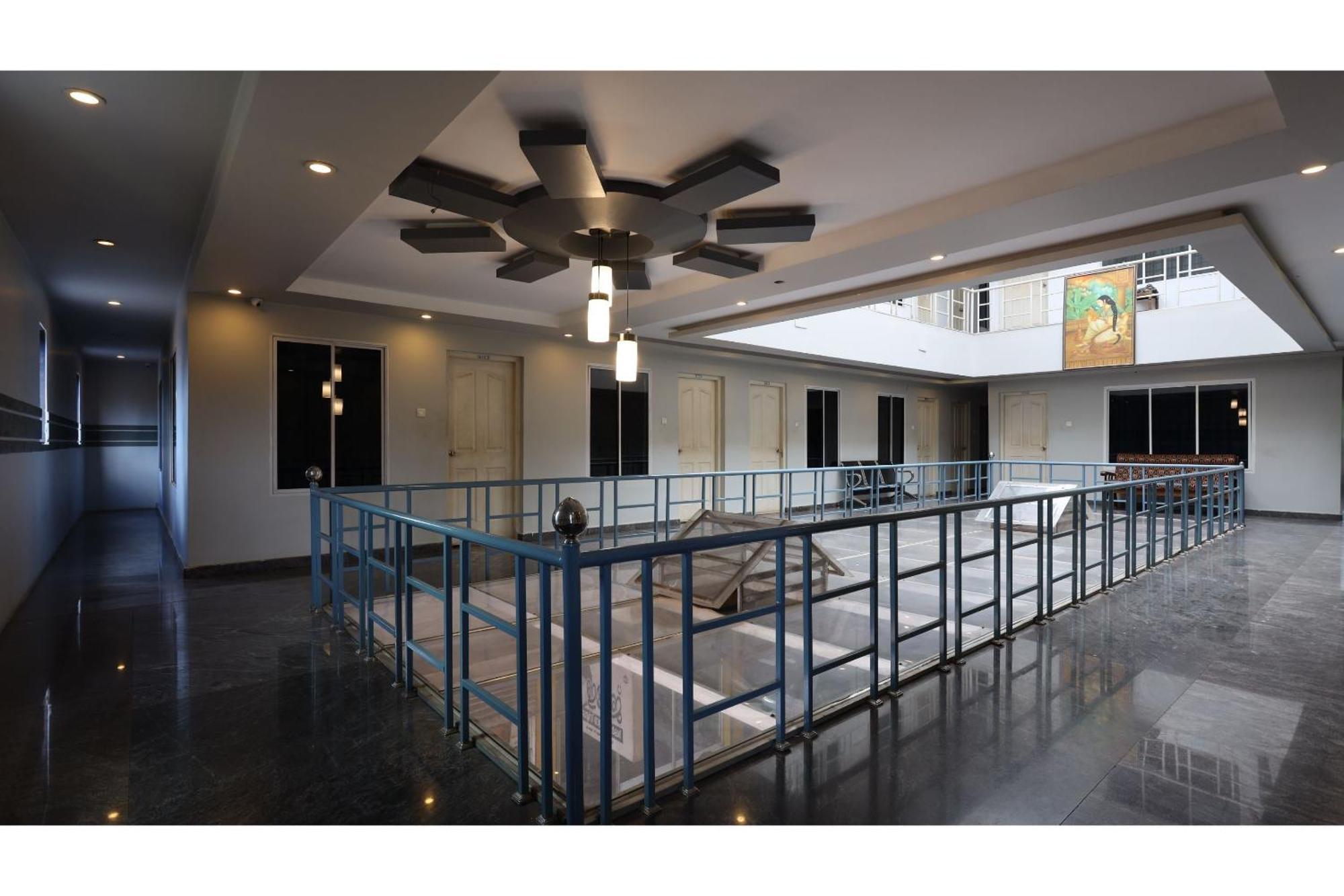 Collection O Ar Square Hotel Thrissur Екстериор снимка