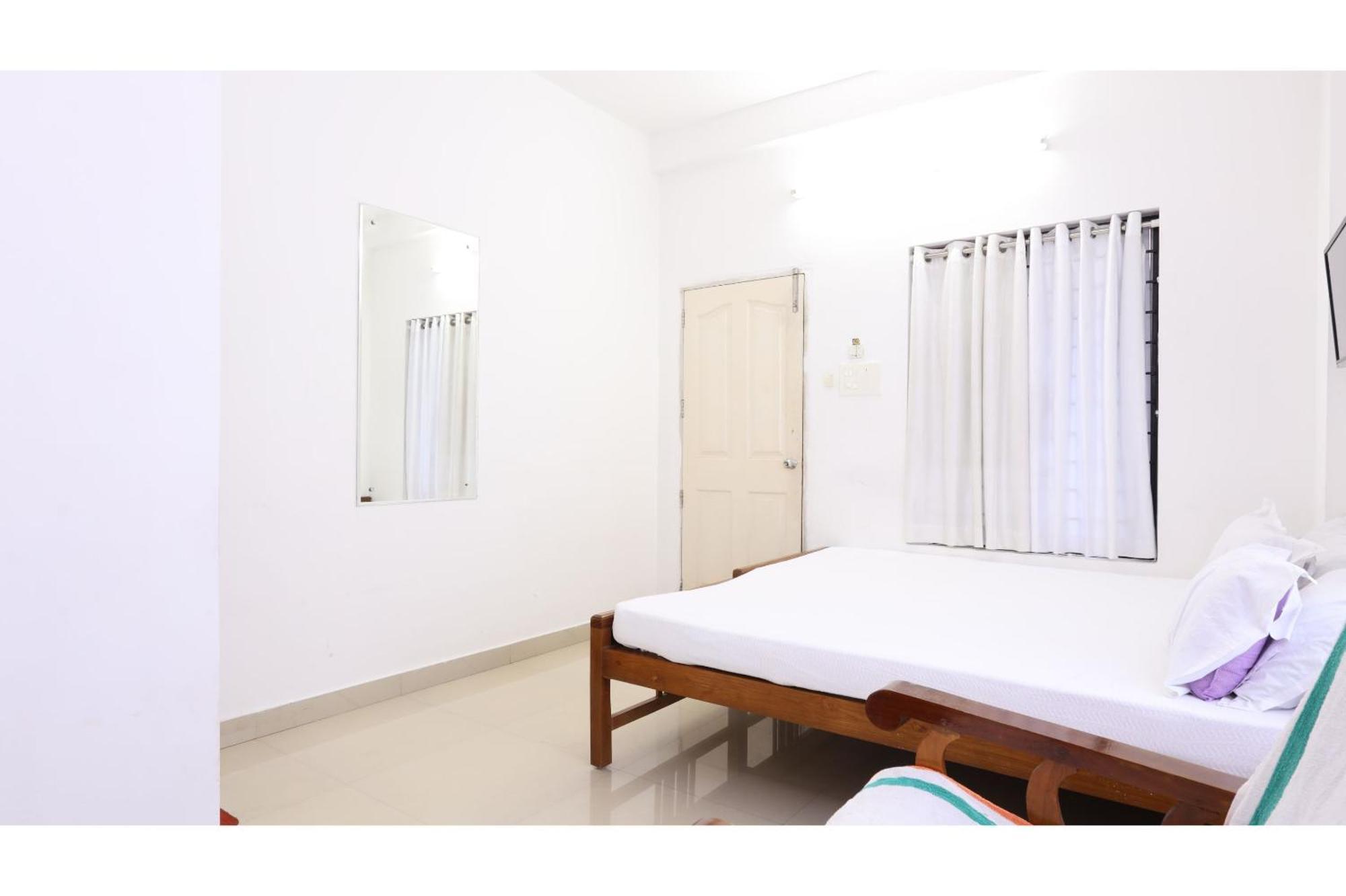 Collection O Ar Square Hotel Thrissur Екстериор снимка