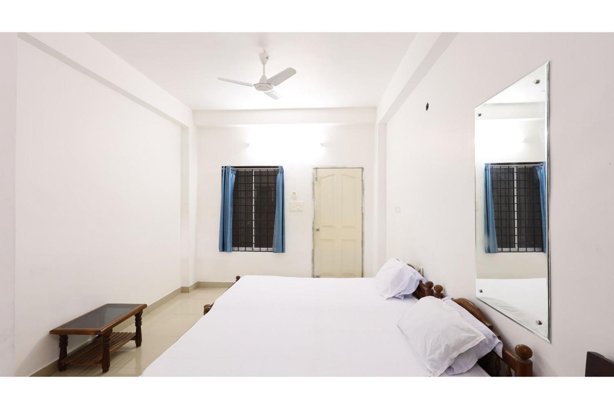 Collection O Ar Square Hotel Thrissur Екстериор снимка